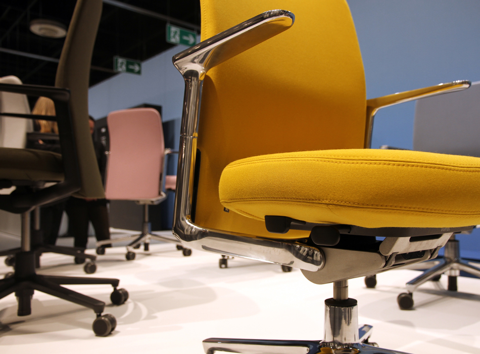 办公椅|现代真皮中班椅|办公家具|设计师家具|太平洋中班椅